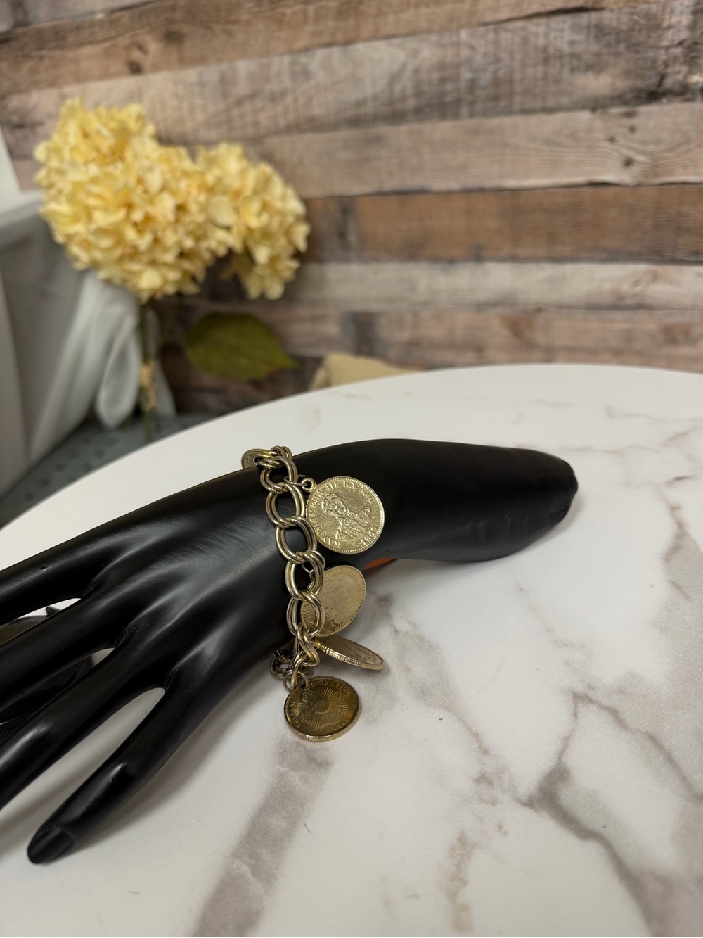 Vintage gold toned coin bracelet OS